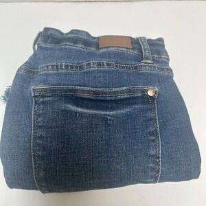 Judy Blue Hi-Rise Distressed Denim Jean‎ Shorts Size Large Style #150092 Raw Hem